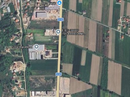 Shitet Toke ne Fushe Preze/ Buze rruges se Autostrades