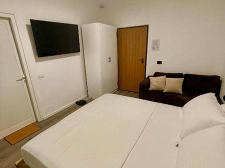 Two apartments for rent for BNB at the New Market behind Neptun