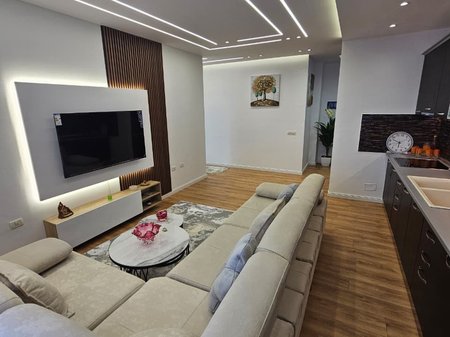 Shitet Apartament 2+1 ne Yzberisht/ Pallatet Cabej