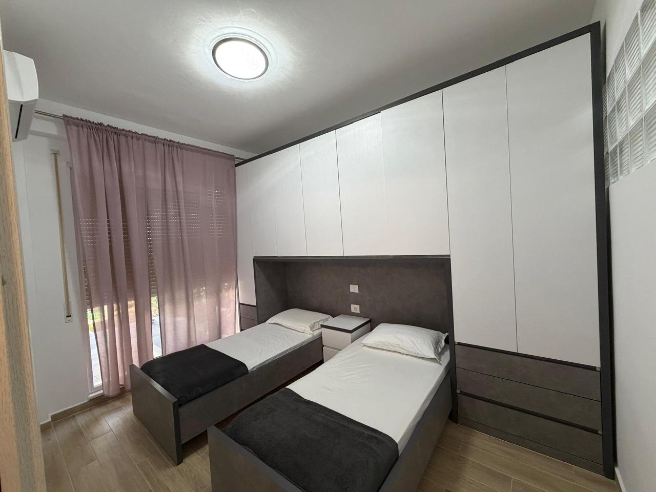 Shitet Apartament 2+1 ne Gjire te lalzit  / Tek Lura3