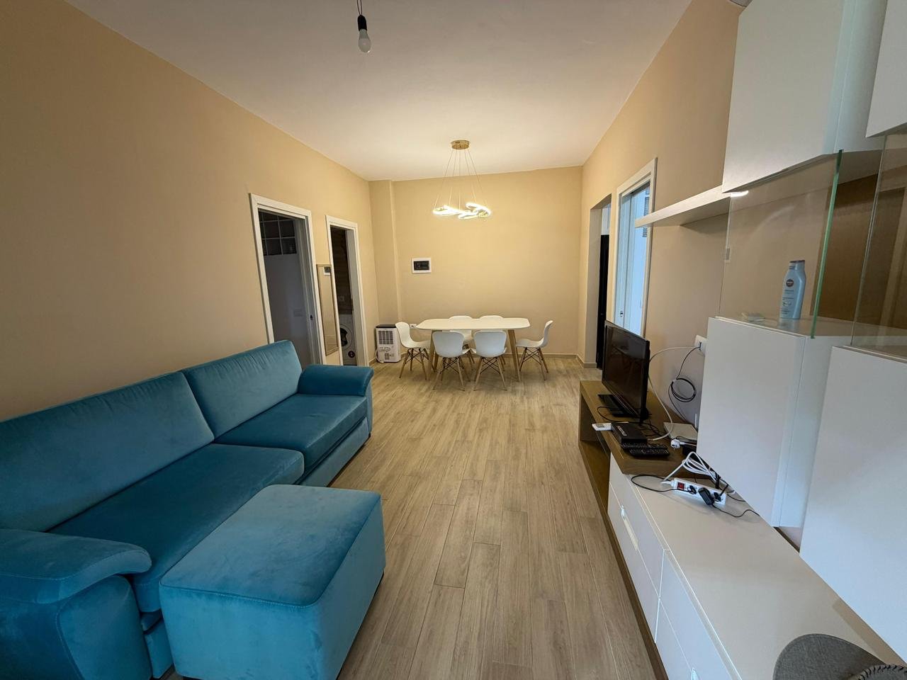 Shitet Apartament 2+1 ne Gjire te lalzit  / Tek Lura3