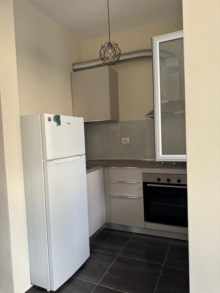 Shitet Apartament 1+1 ne Gjire te lalzit  / Tek FishLand