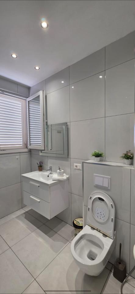 Jepet me qira apartament 2+1 rruga  Jordan Misja/ rruga Reshit Maloku