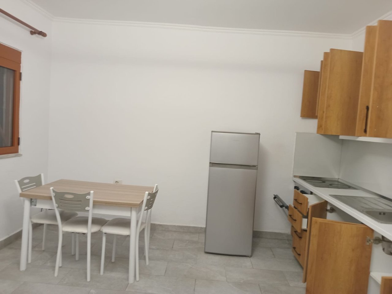 Jepet me qira apartament 2+1 afer me rrethrrotullimin e Astirit