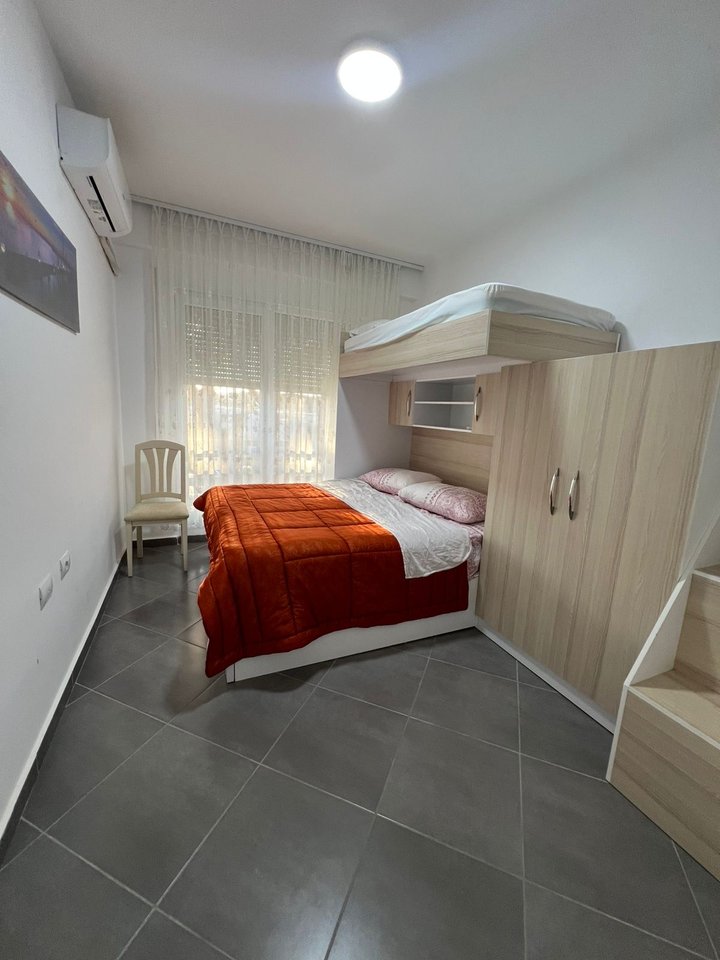 Shitet Apartament 2+1 ne Gjir te Lalzit/ Lura 3