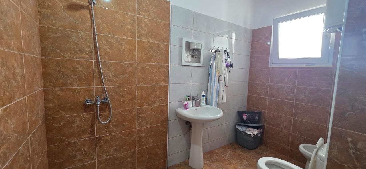 Shitet Apartament 2+1 ne Yzberisht / Rotondo Yzberishtit