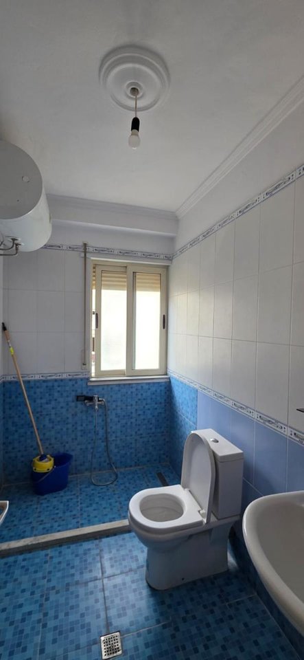 Shitet Apartament 3+1+2 ne Yzberisht / Pallatet Cabej