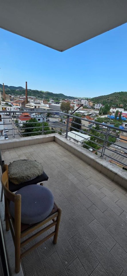 Shitet Apartament 3+1+2 ne Yzberisht / Pallatet Cabej