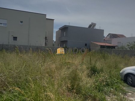 Terreno in Vendita a Yrshek/ Dietro Nova Home