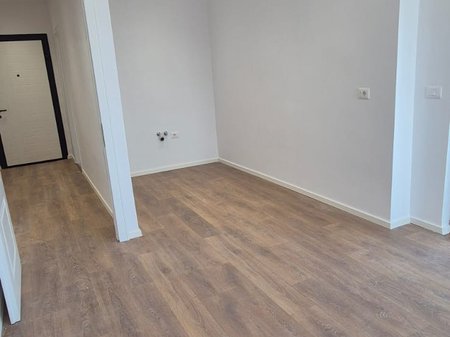 Shitet Apartament 1+1 te Ish Parku ne rrugen Fadil Bodinaku