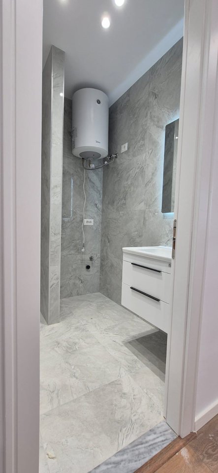 Shitet Apartament 1+1 te Ish Parku ne rrugen Fadil Bodinaku