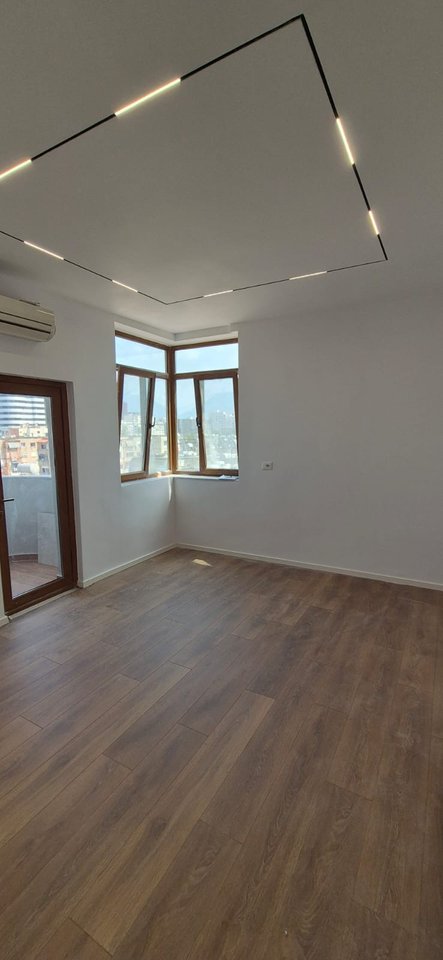 Shitet Apartament 1+1 te Ish Parku ne rrugen Fadil Bodinaku