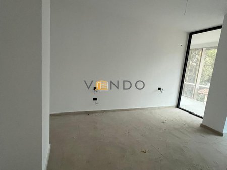 Shitet Apartament 1+1+garazhd ne Qender/ Tek Selvia
