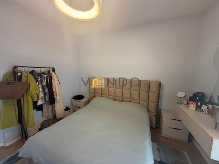 Shitet Apartament 1+1 Tek Klani / Tek Pallati 5D afer me Ora News