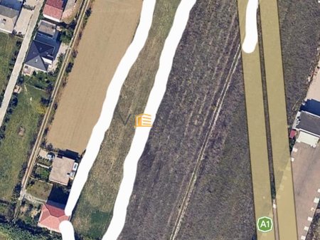 Shitet Toke ne Berxulle prane Aeroportit te Rinasit