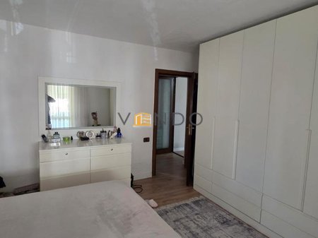 Shitet Apartament 4+1+2+2 ne Ali Dem/ Prane rruges Tanush Topia