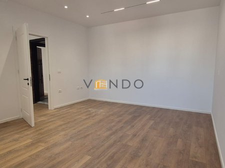 Shitet Apartament 2+1 te Ish Parku ne rrugen Fadil Bodinaku