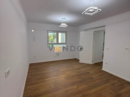 Shitet apartament 1+1 ne xhamllik prane shkolles Hasan Prishtina