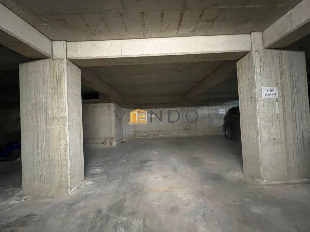 Shitet Apartament 1+1+garazhd ne Qender/ Tek Selvia