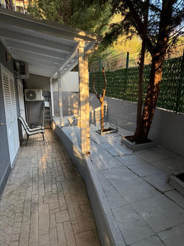 Shitet Apartament 2+1 + Verande Te Liqeni thate.