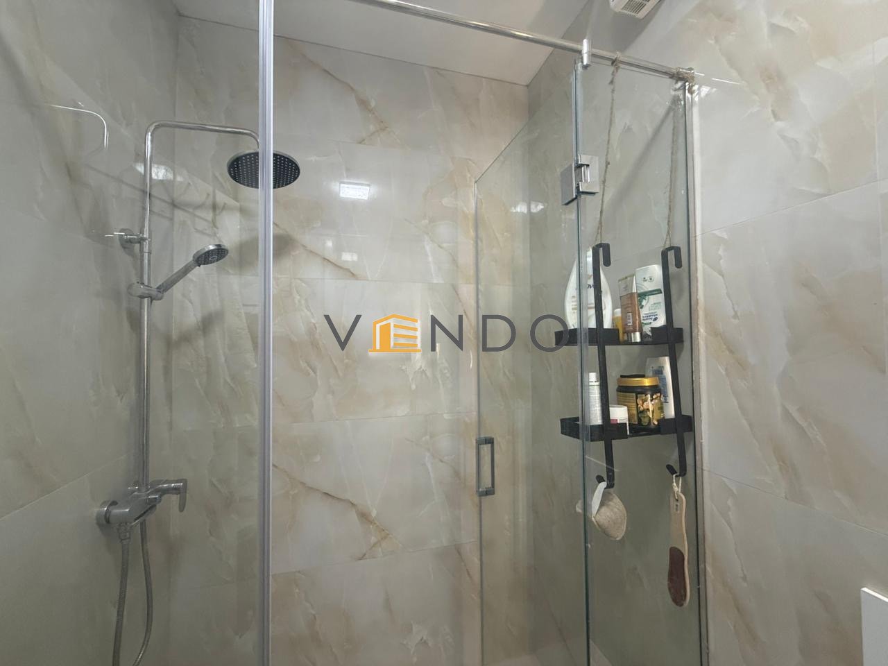 Shitet Apartament 1+1 Tek Klani / Tek Pallati 5D afer me Ora News