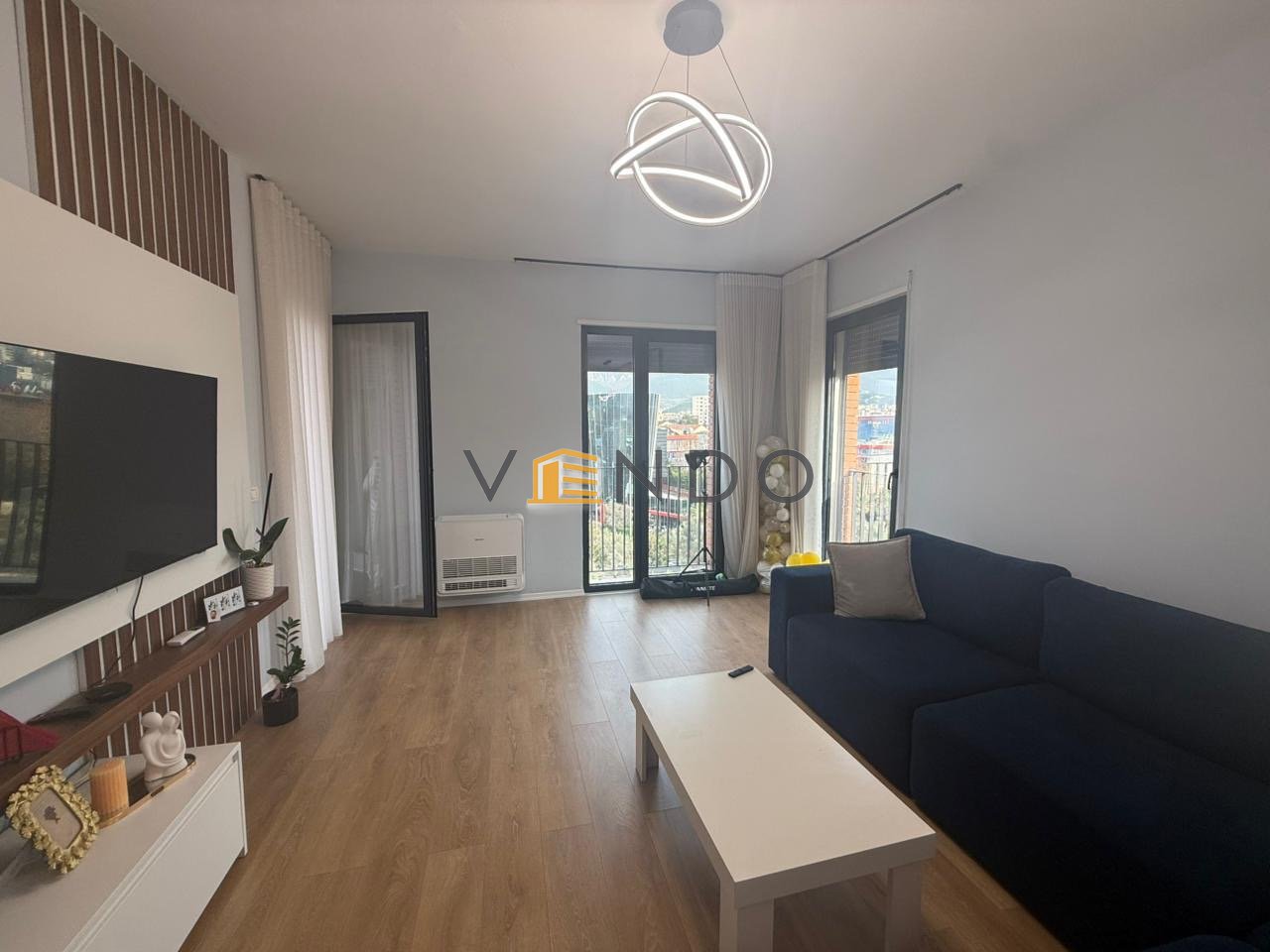 Shitet Apartament 1+1 Tek Klani / Tek Pallati 5D afer me Ora News