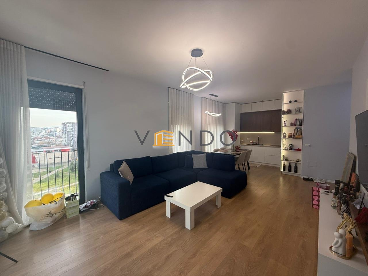 Shitet Apartament 1+1 Tek Klani / Tek Pallati 5D afer me Ora News