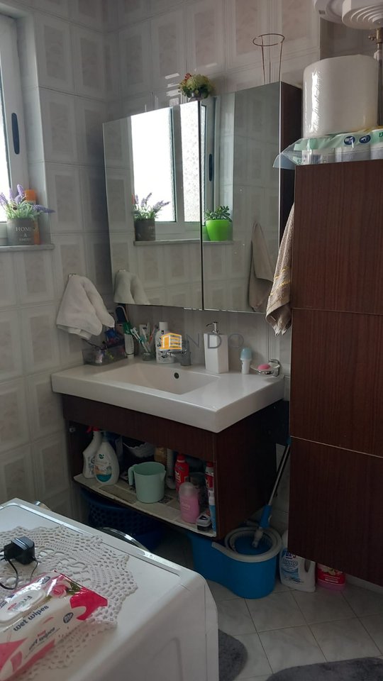 Shitet apartament 2+1 ne Qender tek Bulevardi Zogu I