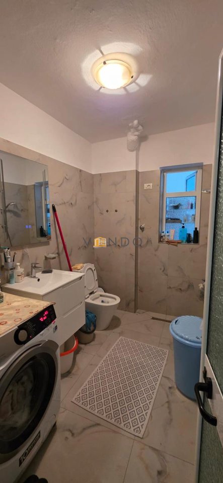Shitet Apartament 4+1+2+2 ne Ali Dem/ Prane rruges Tanush Topia
