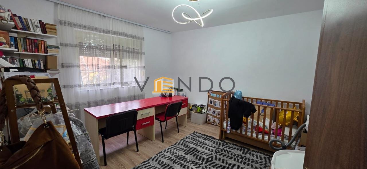 Shitet Apartament 4+1+2+2 ne Ali Dem/ Prane rruges Tanush Topia