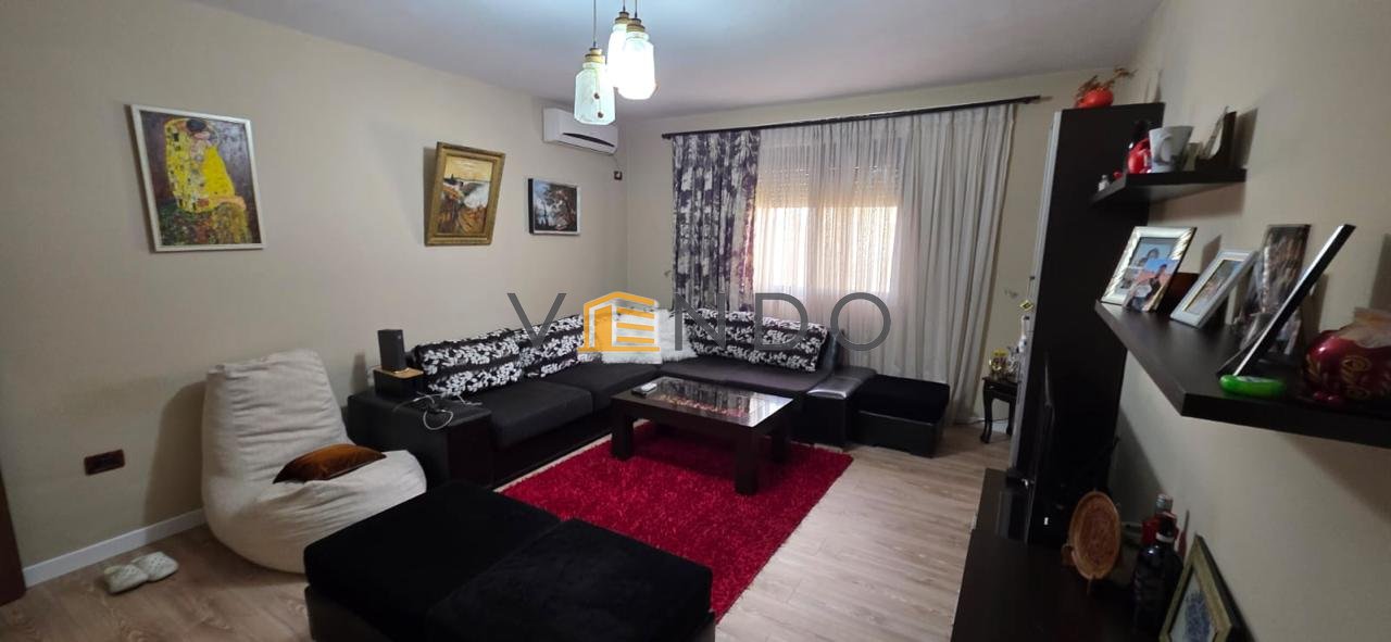 Shitet Apartament 4+1+2+2 ne Ali Dem/ Prane rruges Tanush Topia