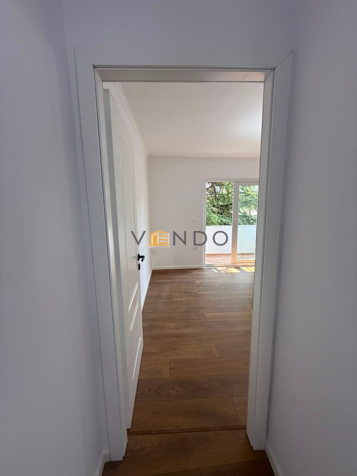 Shitet apartament 1+1 ne xhamllik prane shkolles Hasan Prishtina