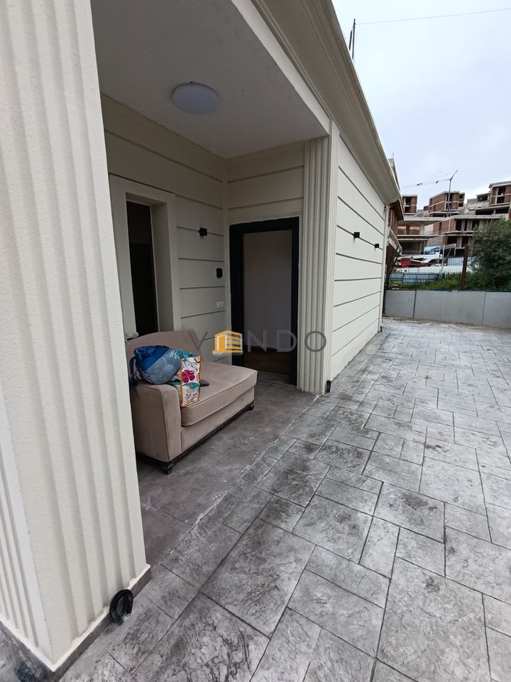 Jepet me qera Vile luksoze 3 kateshe perballe Tegut mbrapa Restorant Natyra e Qete