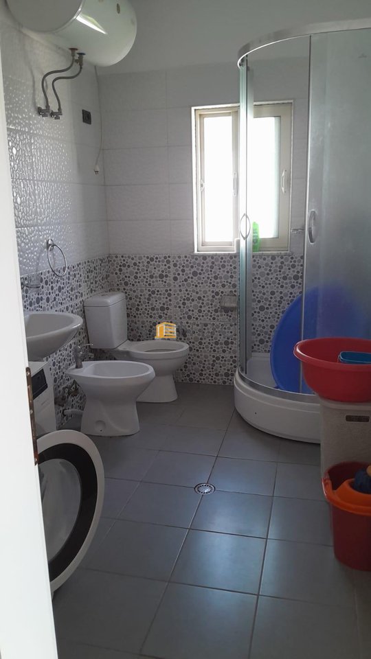 Jepet me qira 2+1 te Kodra e Priftit / Rruga Disha