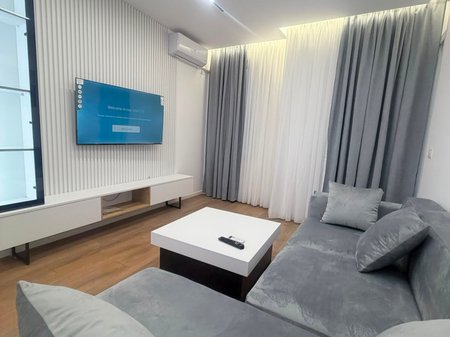 Jepet me qera Apartament 1+1 tek 21 Dhjetori/ afer Hotel Mondial