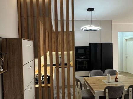 Shitet Apartament 2+1 ne Kamez/ Bulevardi Donald Trump