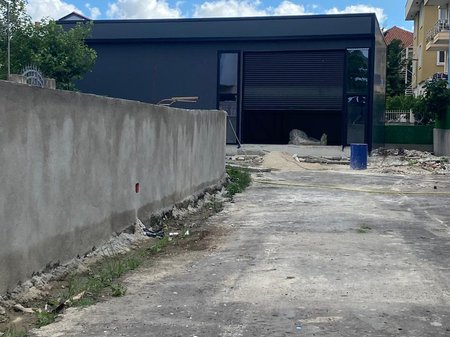 Jepet me qera kapanon ne Mezez/ tek Top Chanel