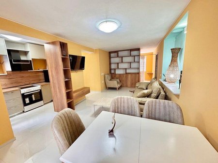 Jepet me qera Apartament 2+1 Ne Bllok / Tek Sheshi Willson