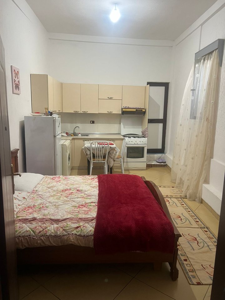 Jepet me qera Apartament Garzoniere tek Ali Demi/ Rruga Hekuran Mara