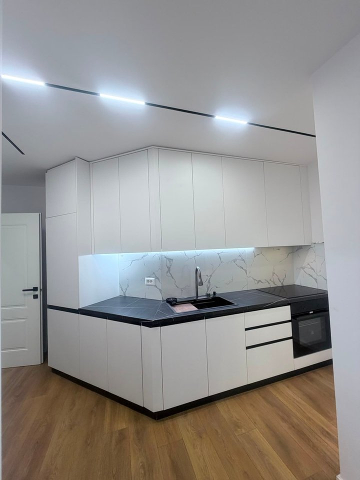 Appartamento 1+1 in affitto a 21 Dhjetori/ vicino all'Hotel Mondial