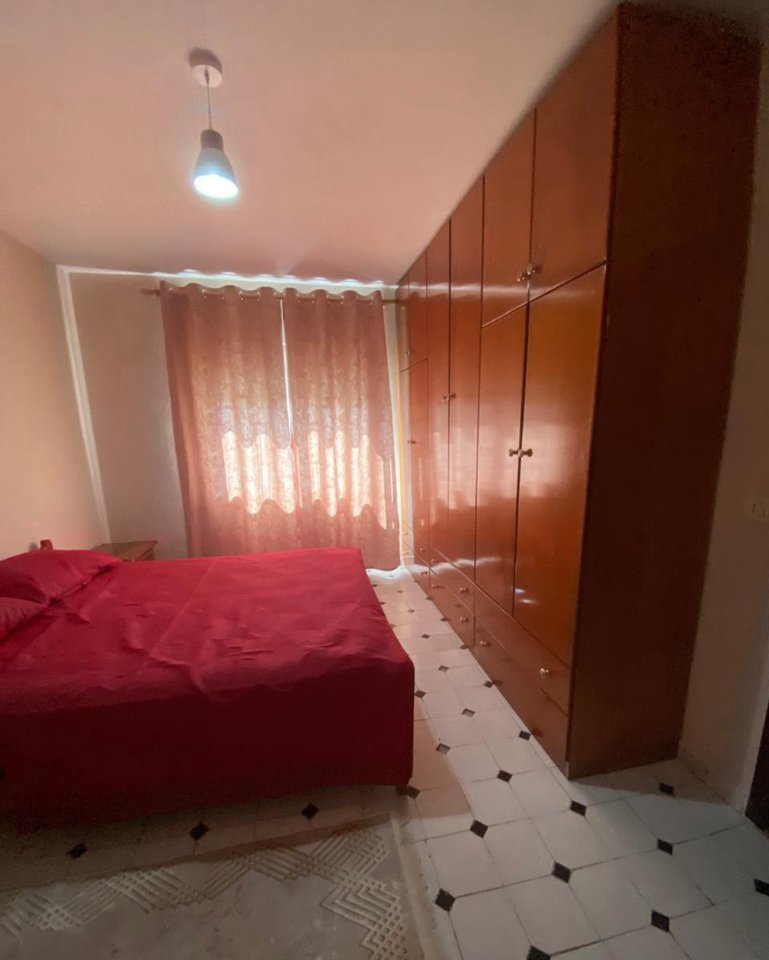 Jepet me qira 2+1 tek rruga Ali Visha/ 300 Mbrapa Ambsades Amerikane