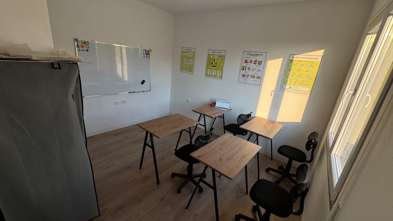 Shitet Apartament 2+1 ne Kamez/ Bulevardi Donald Trump