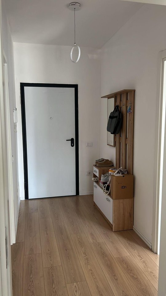 Jepet me qera Apartament 1+1 te Oasis Residence prane pallatit te Eglos Astir