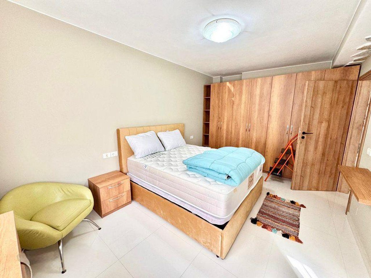Jepet me qera Apartament 2+1 Ne Bllok / Tek Sheshi Willson