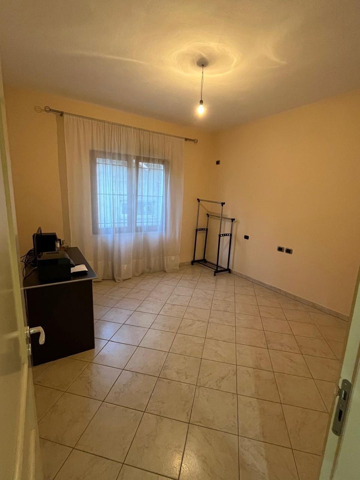 Affittasi appartamento 2+1 presso Kodra e Priftit