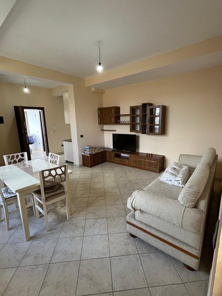 Affittasi appartamento 2+1 presso Kodra e Priftit