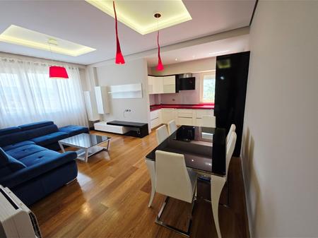 Shitet Apartament 2+1 tek Liqeni i Thate Penthouse