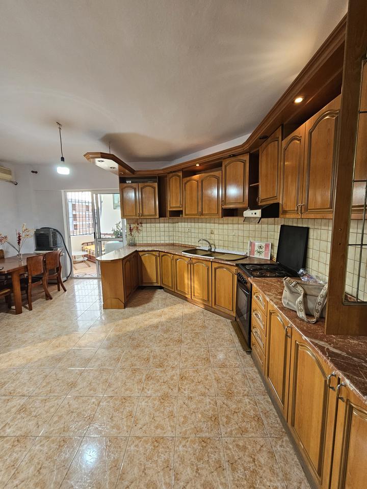 Affittasi 2+1 Laprak palazzi Hawai