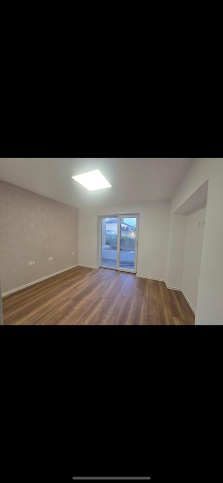 For rent entrance 2+1 for office opposite the new maternity Brryl