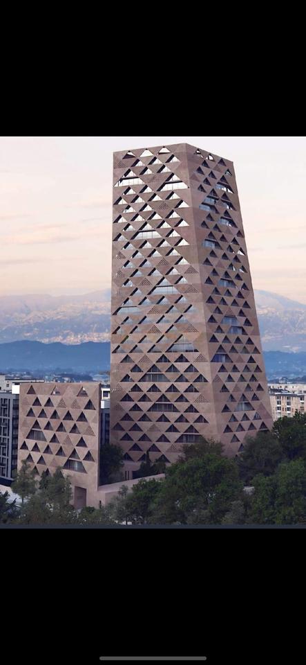 Shitet 1+1 tek Tirana Tower prane Klanit